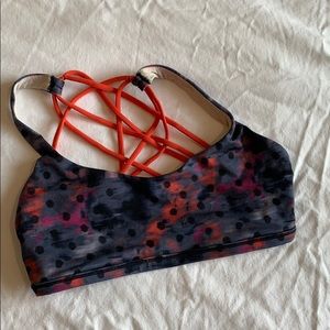 Lululemon sports bra